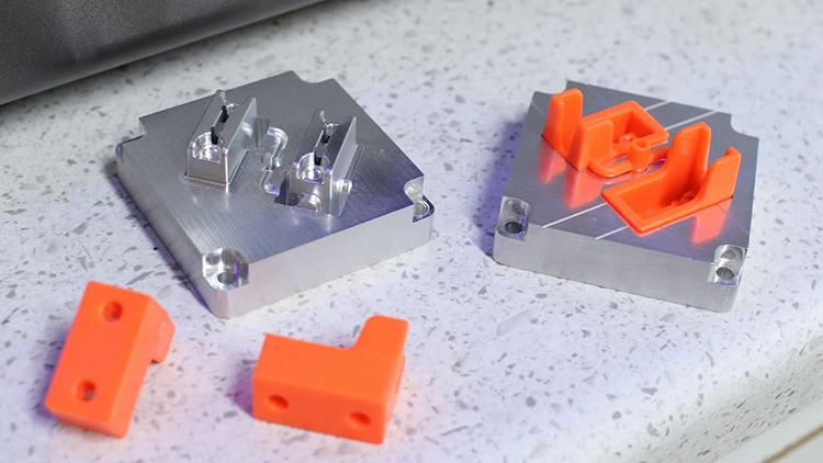 How Much Does Custom Plastic Molding Cost? Factors Affecting Price and the Mold Customization Process