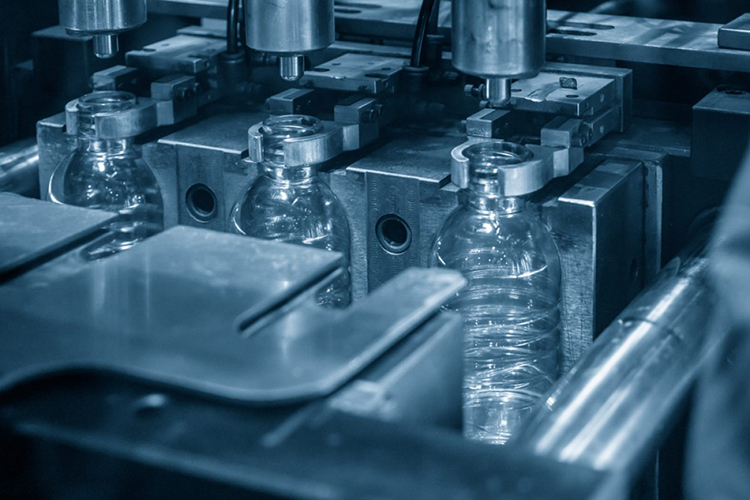 Rotomolding vs Blow Molding: Applications and Price Analysis in Plastic Packaging